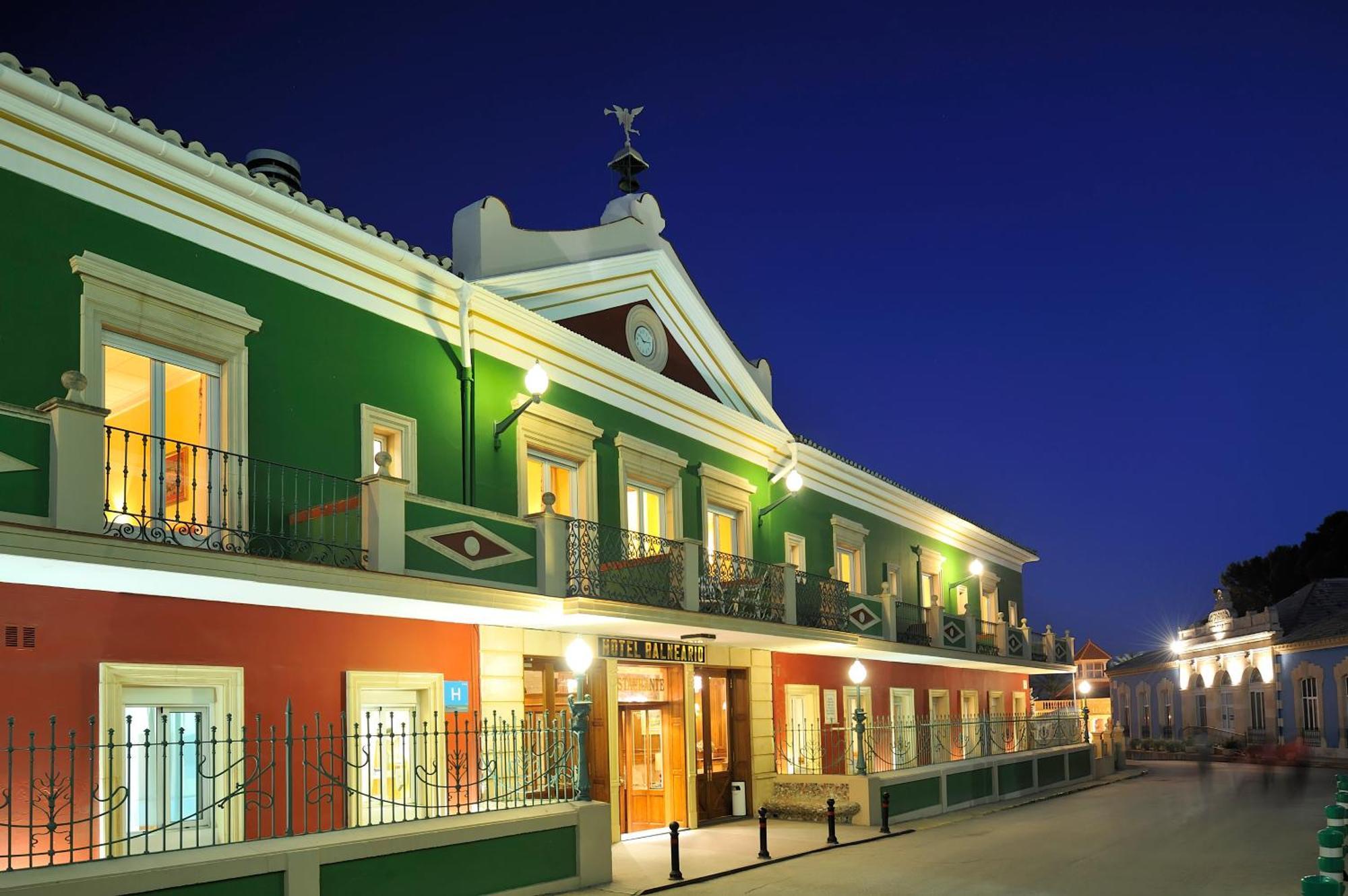 Balneario De Leana Hotel Фортуна Екстериор снимка